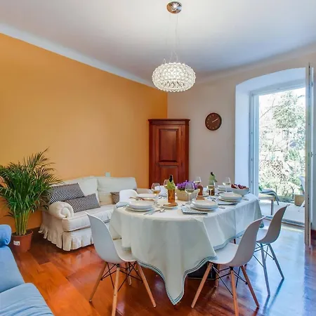 Sea View Vindobona 2 Modern With Parking In Center بيت ضيافة